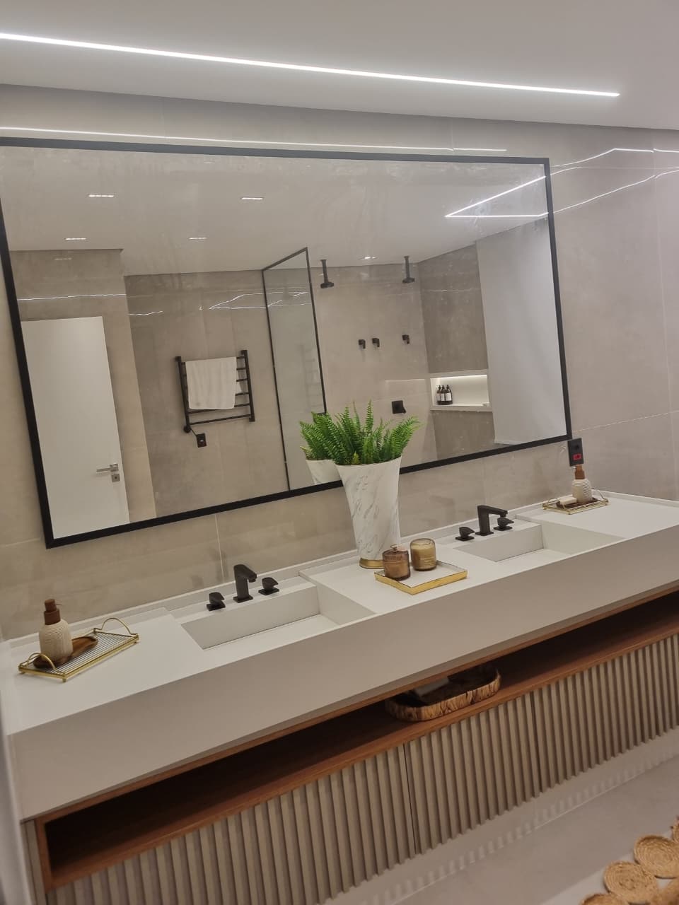 Espelho Led com moldura