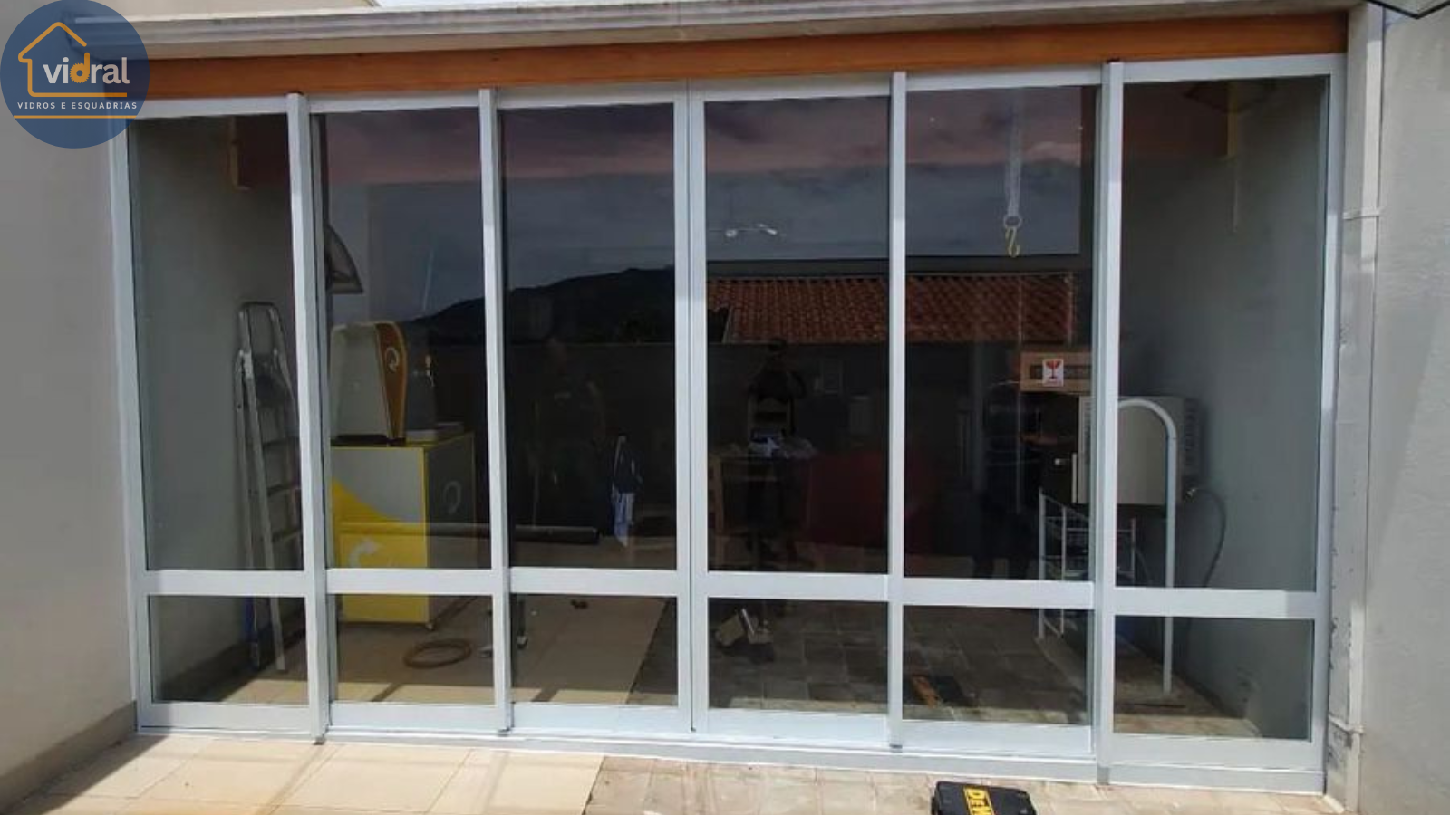 Esquadrias de alumínio Vidral Glass