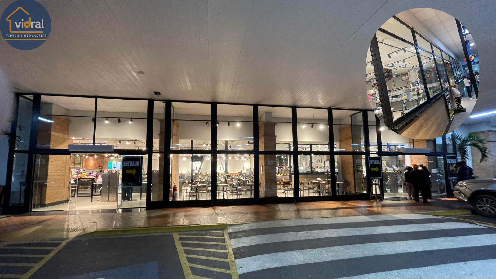 Fachada comercial em vidro